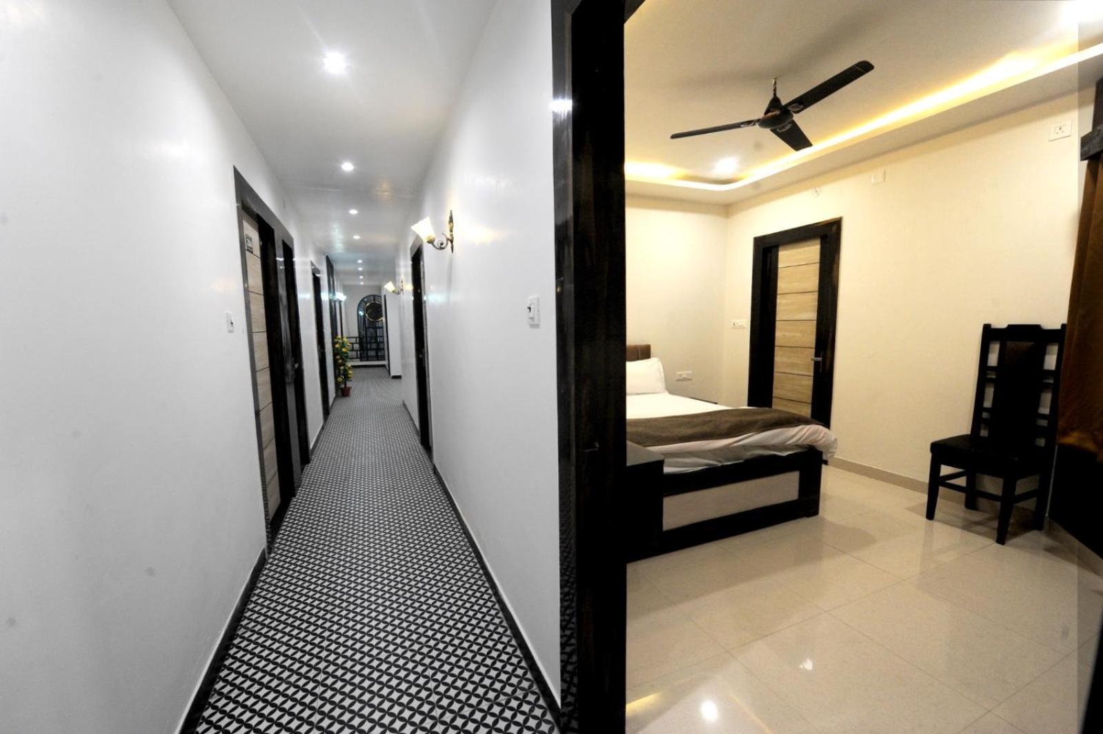 Golden Inn Prayagraj Exterior foto